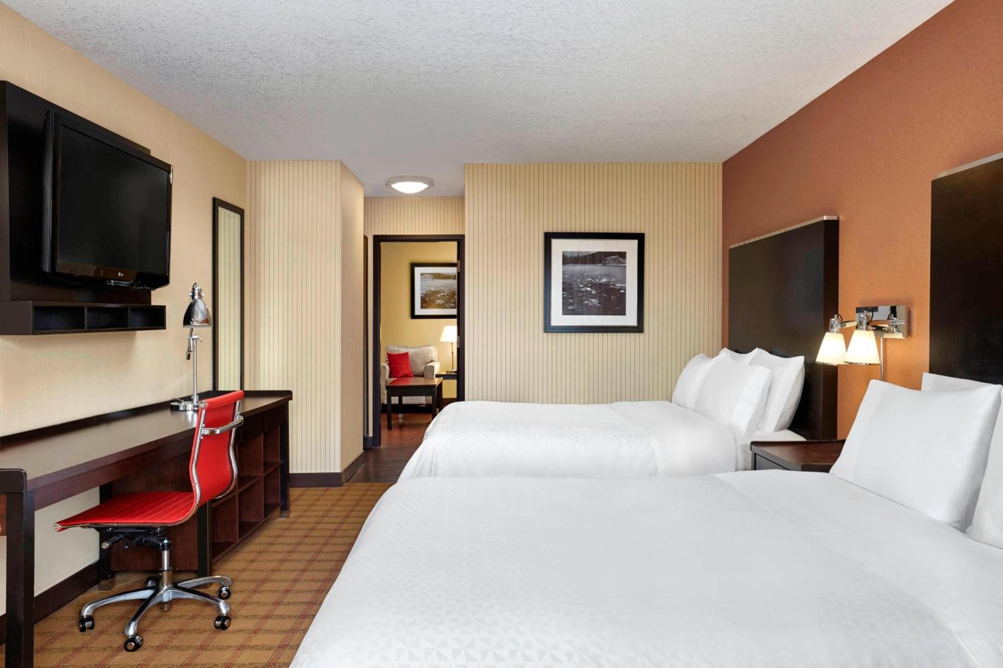Four Points By Sheraton Hotel & Suites Calgary West Exterior foto